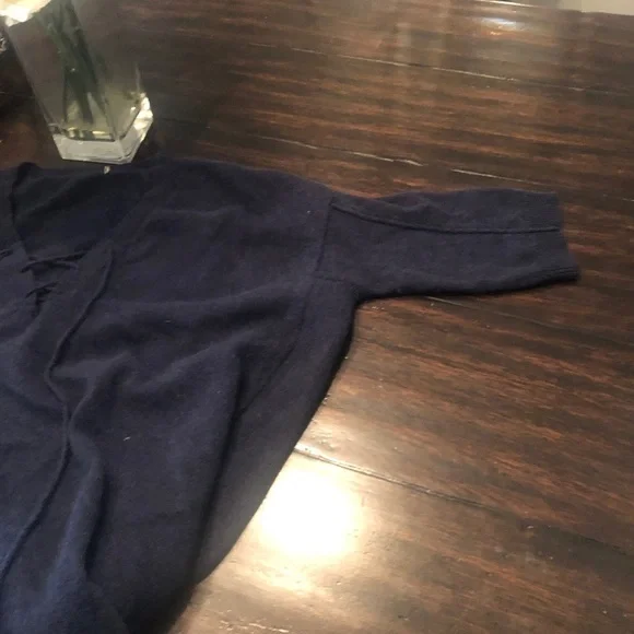 Minnie Rose Lace-up navy cashmere sweater M - Picture 3 of 5